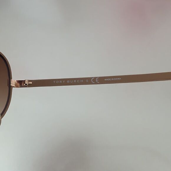 ?1 hr sale?Tory Burch sunglasses ? main image 2